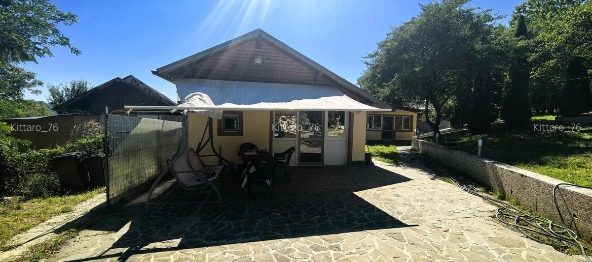 Casa Breaza , situata in zona de deal ,in mijlocul naturii ,spectacol de lumini - 15