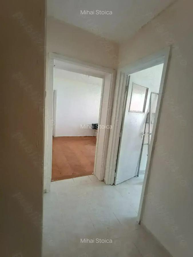 De vanzare apartament cu 2 camere semidecomandat Sinaia - 3