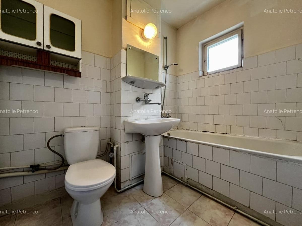 Apartament 3 camere cu garaj, decomandat, etaj intermediar, 65mp, zona Girocului - 11