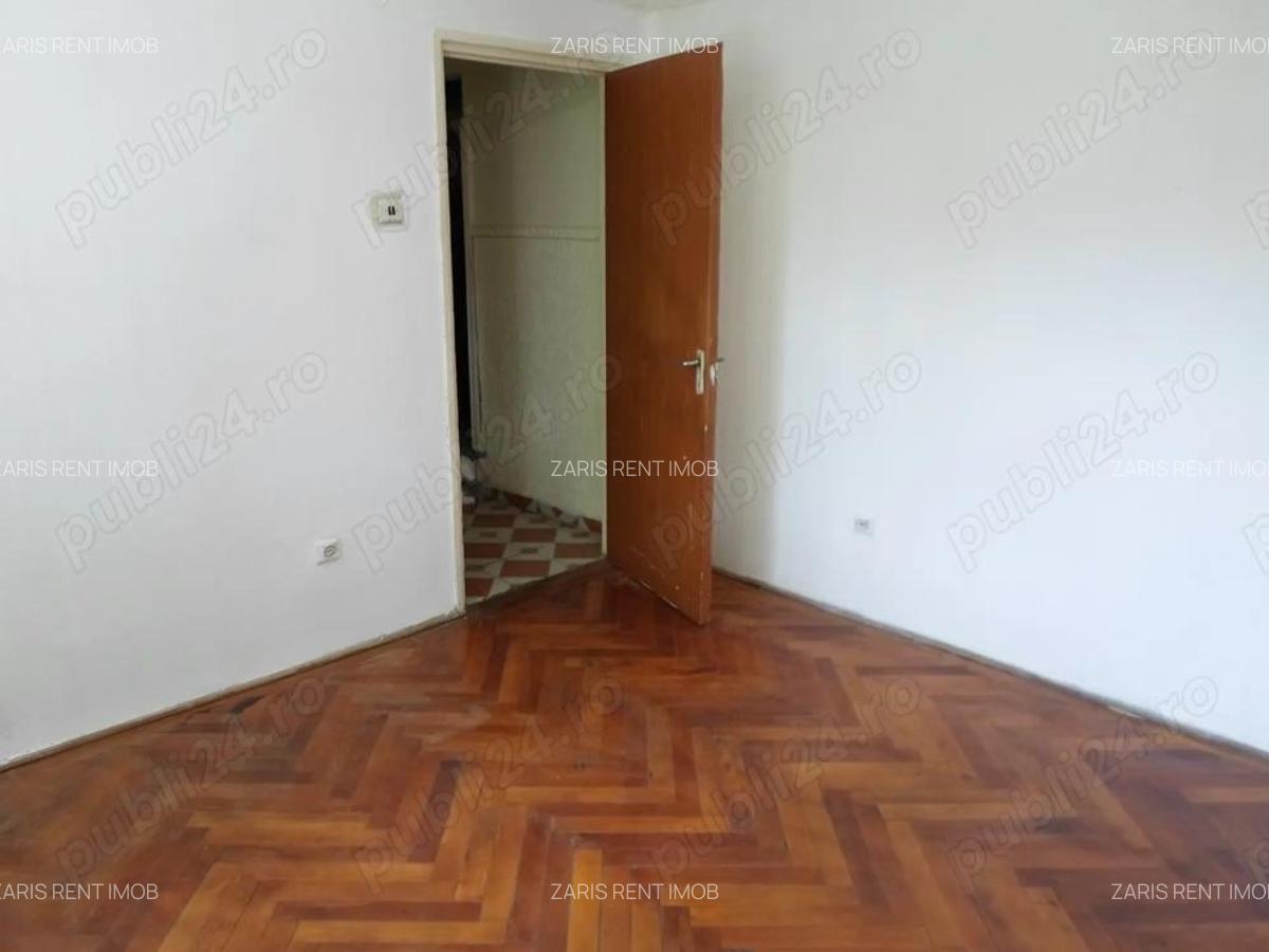 Vanzare apartament 3 camere, decomandat, parter in Ploiesti, zona Cina comision 0 - 2