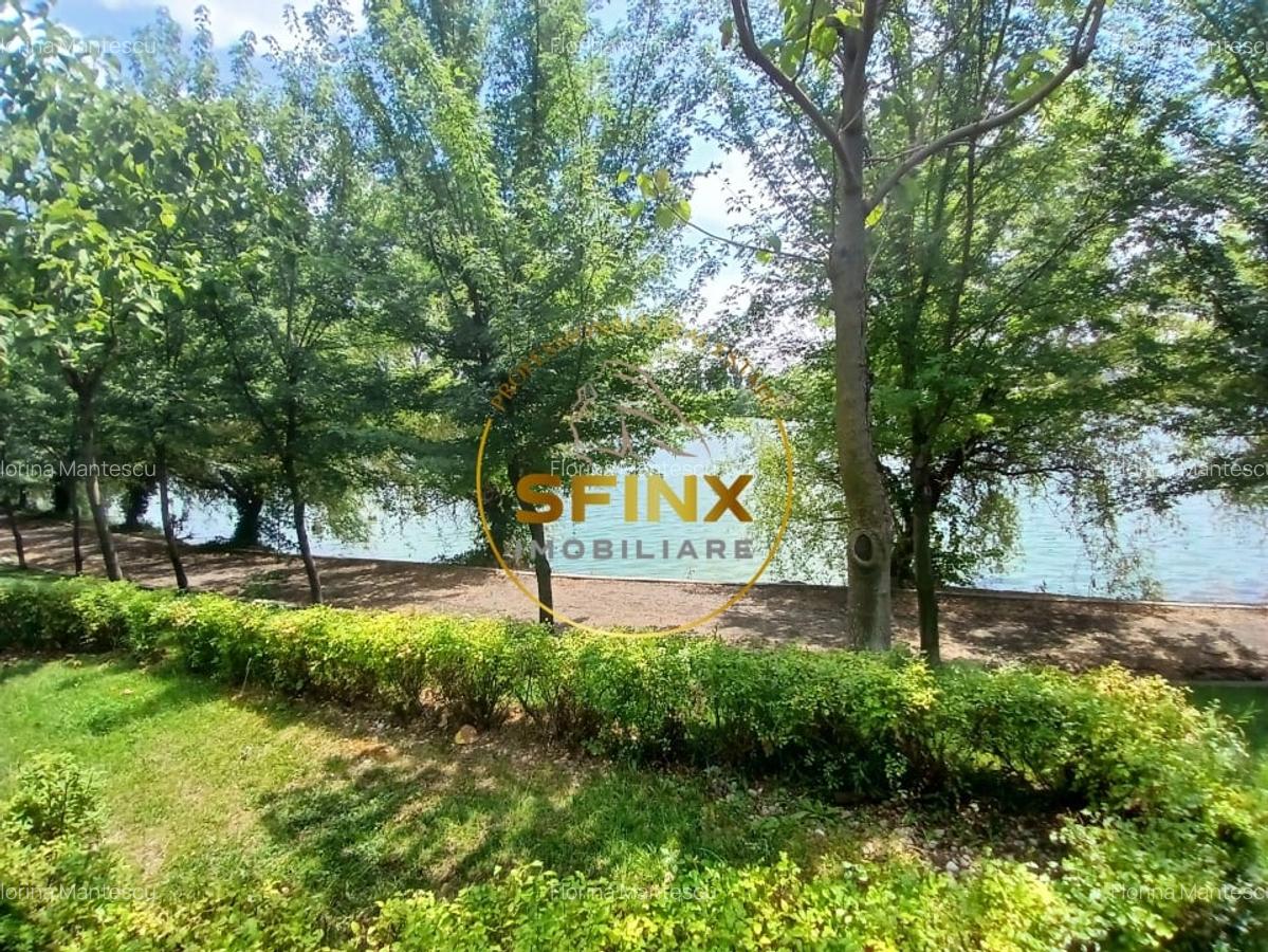 View to lake, large terrace, parking and storage, swimming pool, pet friendly - 12