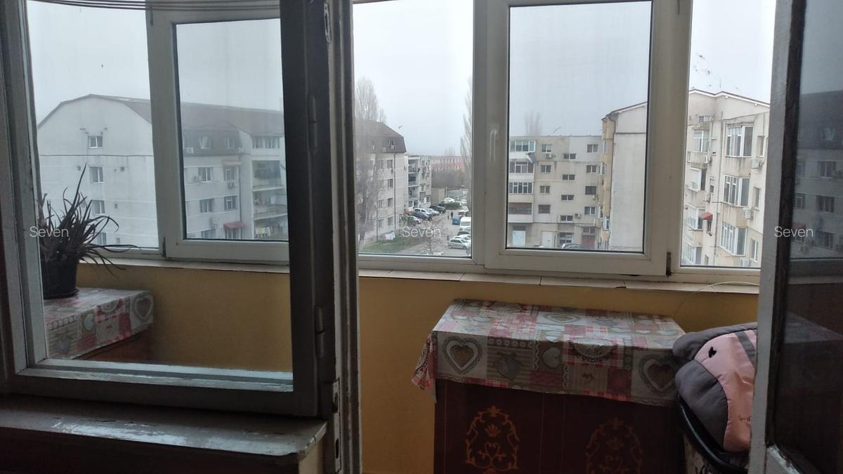 Apartament 3 camere - Km.4 - Billa - 80.000 euro (Cod E5) - 3
