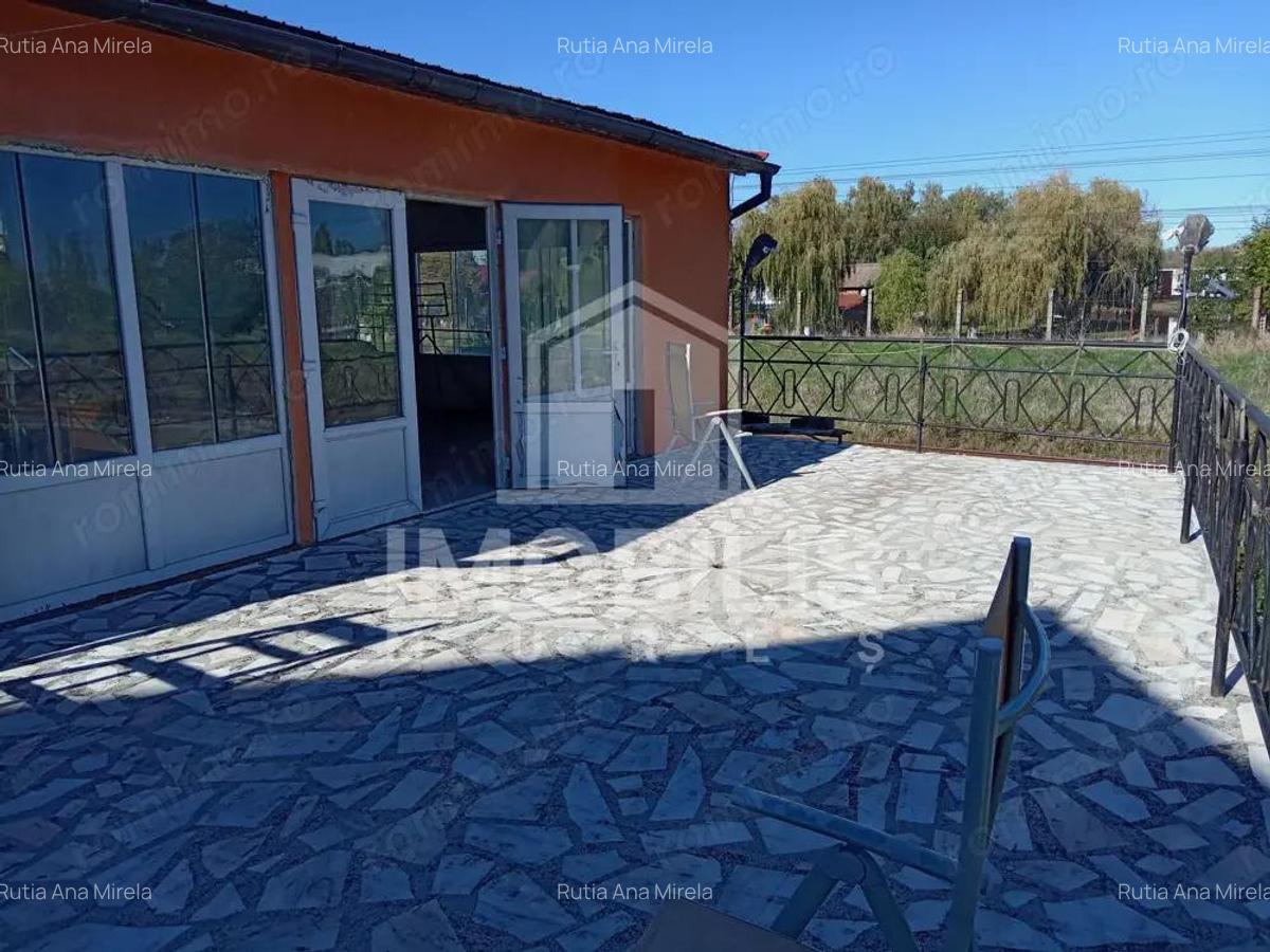 Casa cu 2 corpuri de cladire | zona 7 Noiembrie - 12