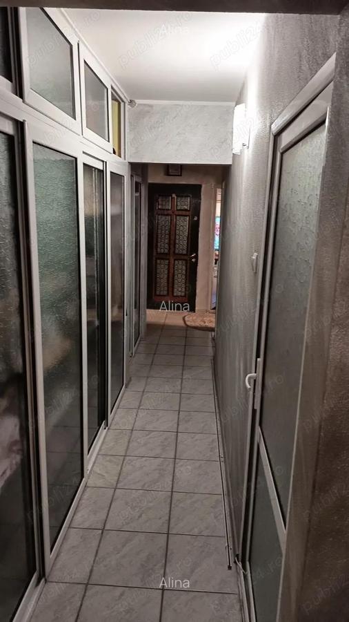 De vanzare apartament 3 camere decomandat zona I.C Frimu - 2