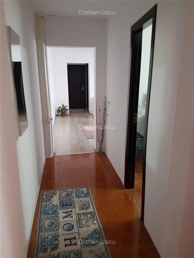 Apartament 3 camere,etaj 2, semidecomandat, renovat, zona ?mbovi?a - 13