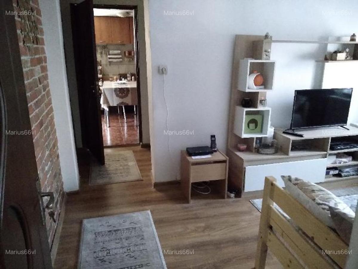 Vand casa proprietate in Mihaesti Valcea - 3
