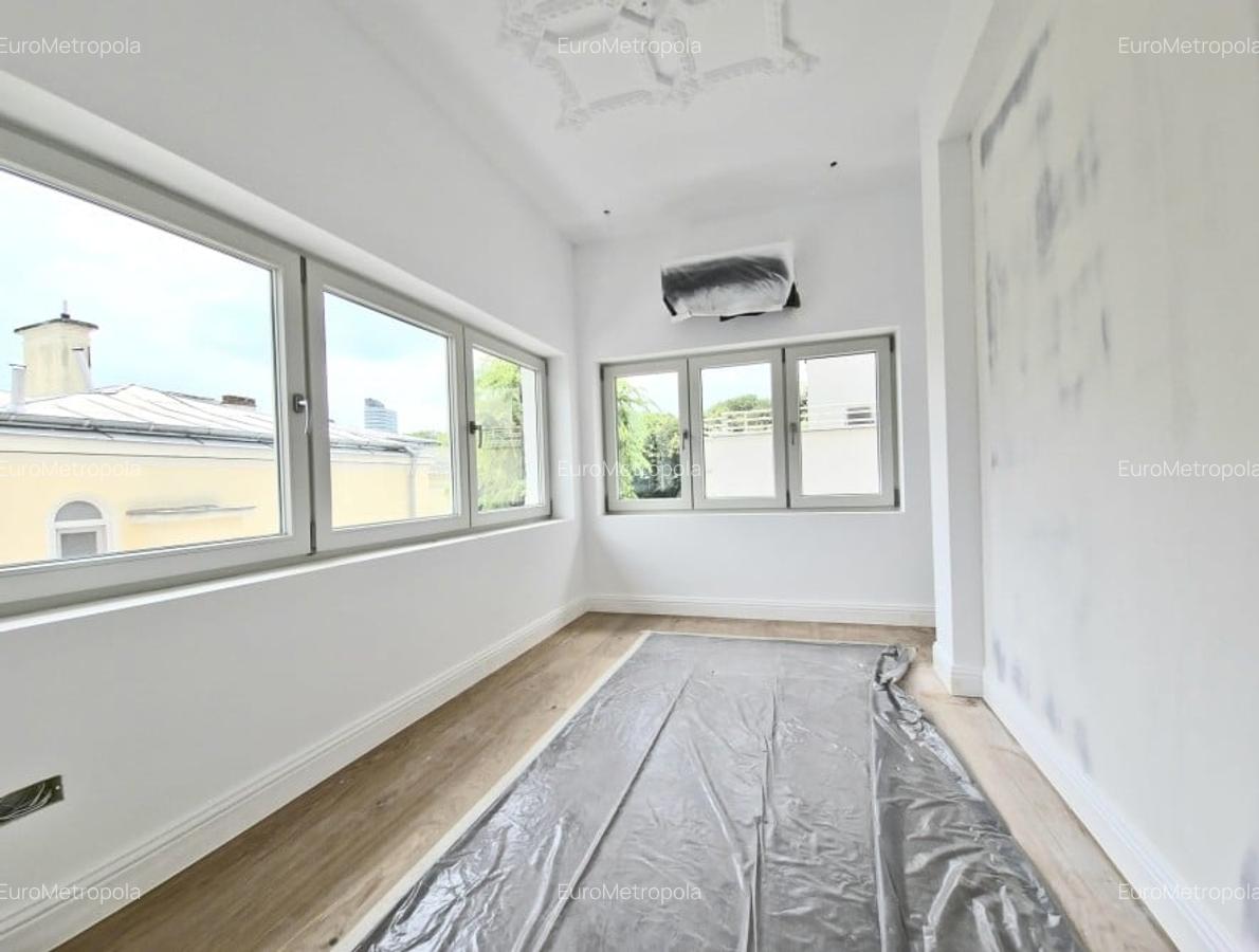 Vila complet refacuta, 250 mp curte ,  Aviatorilor - 8