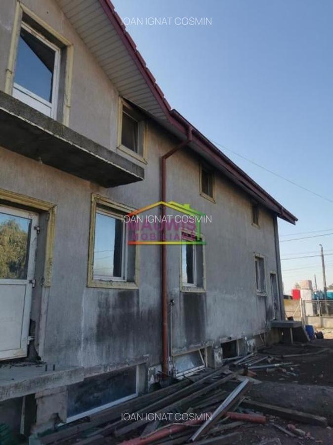 Vand pensiune,  structura d p m 12 camere plus 2 garsoniere in Dascalu - 3