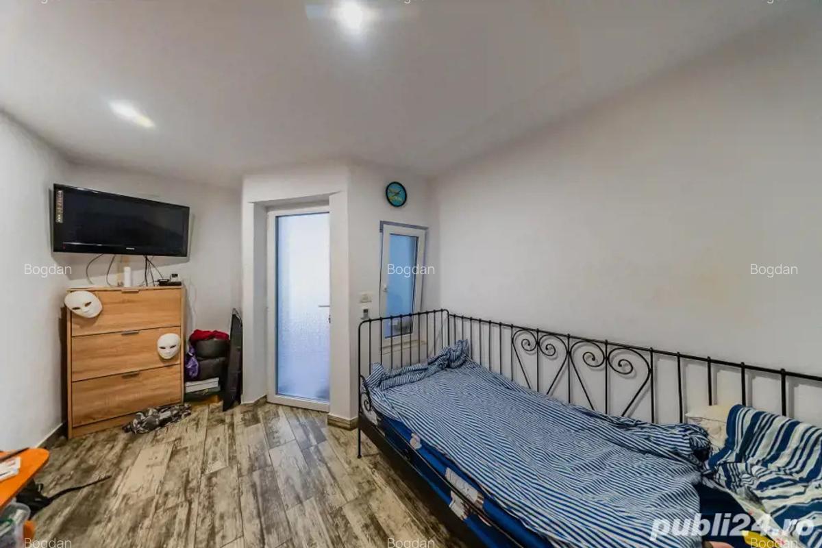 Casa de vanzare in Pecica, Arad - zona centrala si linistita - 2