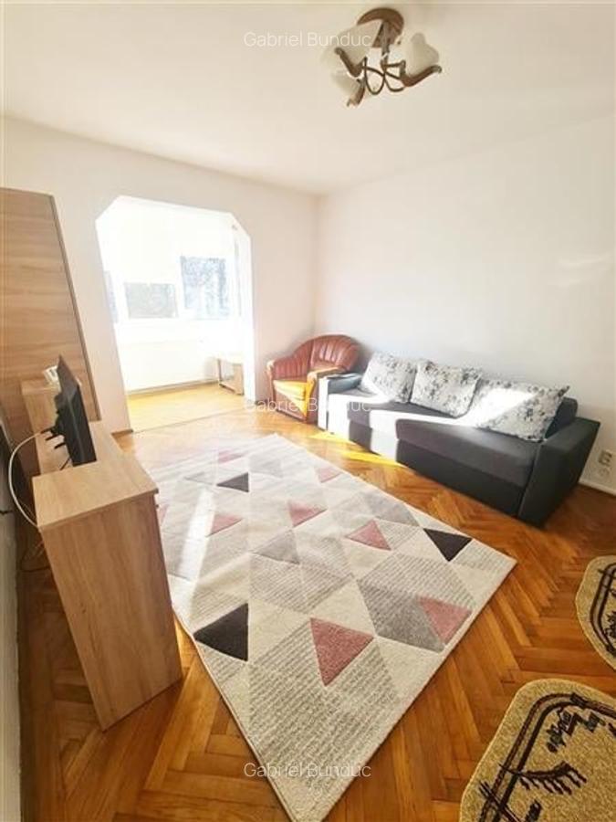 Apartament 3 camere, zona Tractorul - 3