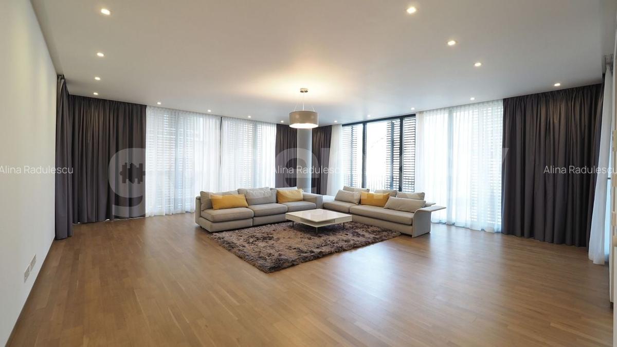 Apartament cu 5 camere semidecomandat, mobilat în Primăverii - 1
