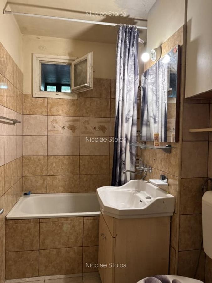 Apartament cu 3 camere semidecomandat, zona piata Astra - 2