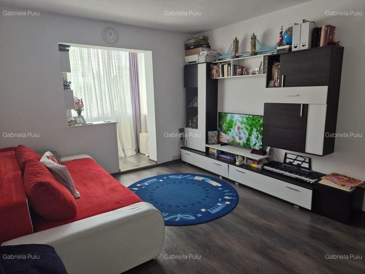 Apartament cu 2 camere decomandat, mobilat în 13 Decembrie - 1