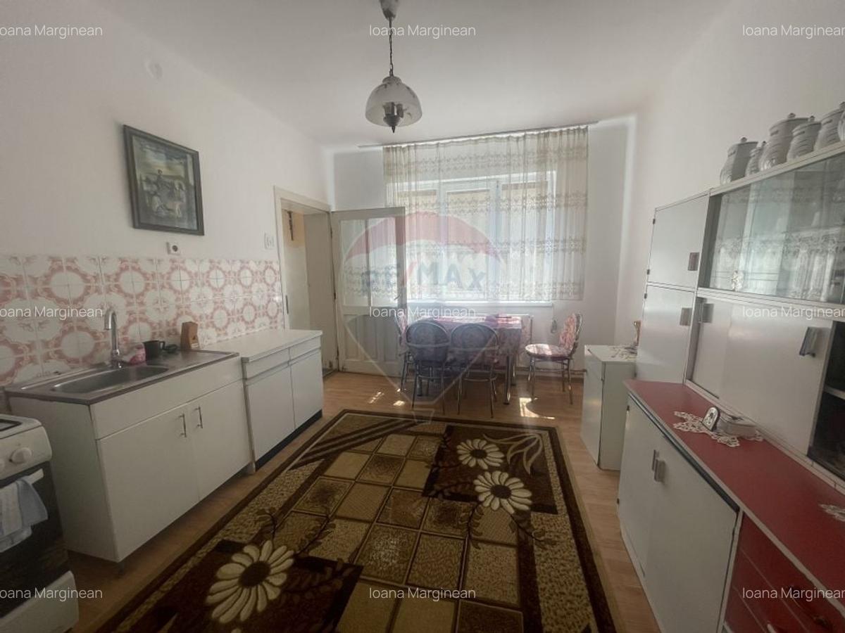 Casa cu 2 camere de inchiriat in zona Dambu Rotund - 8