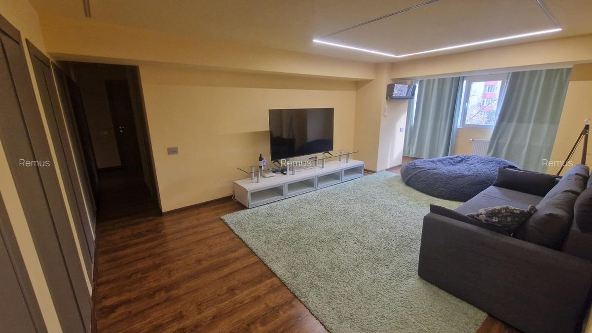 3 camere Rond Berceni - 2