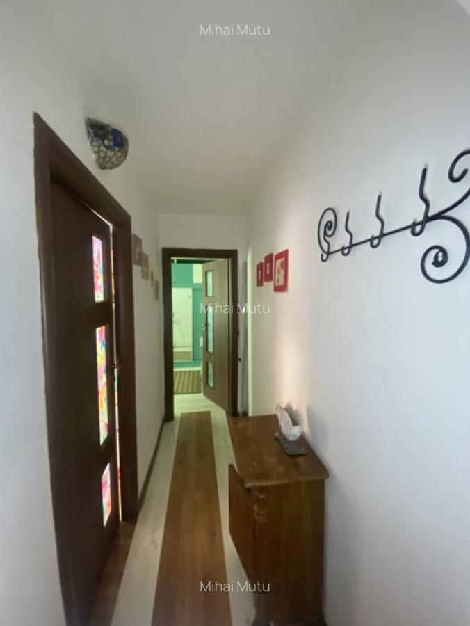 Vanzare apartament 3 camere Etaj 1 Tractorul Brasov - 4