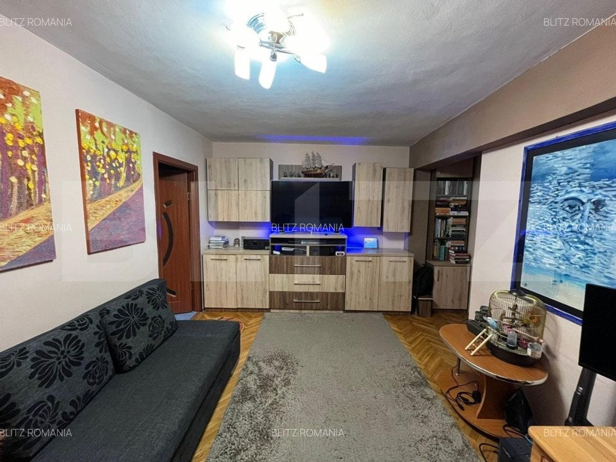 Apartament 3 camere de vanzare, 75 mp, zona Dacia - 2