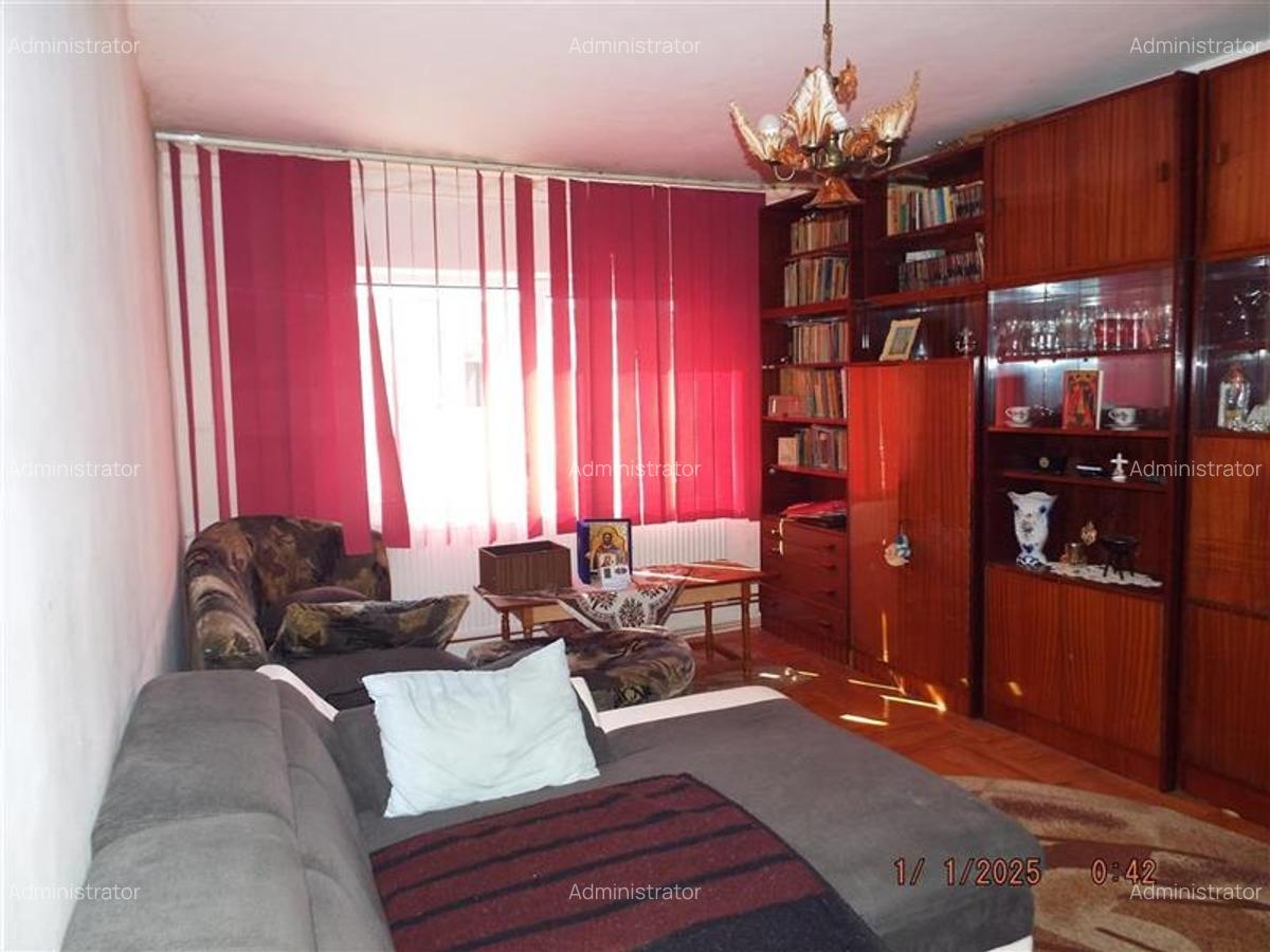 URGENT!!!OCAZIE!!! Apartament 3 camere, decomandat, Alfa. PRET REDUS!!! - 2