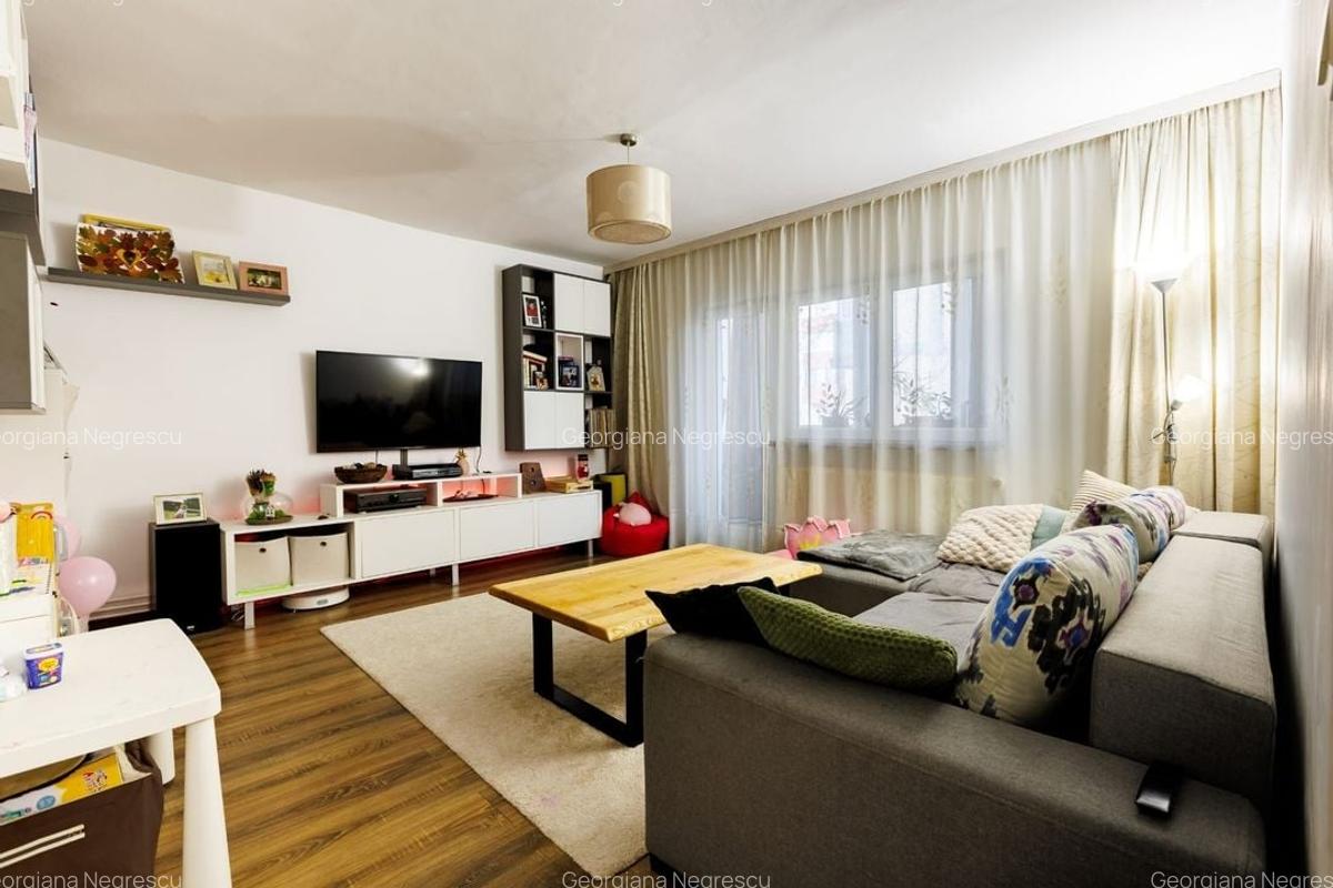 Girocului | 3 camere | Decomandat | Balcon | 2 băi | Centrală proprie - 1