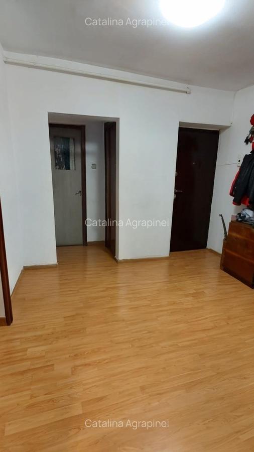 Vanzare apartament 4 camere Crangasi Ceahlau - 1