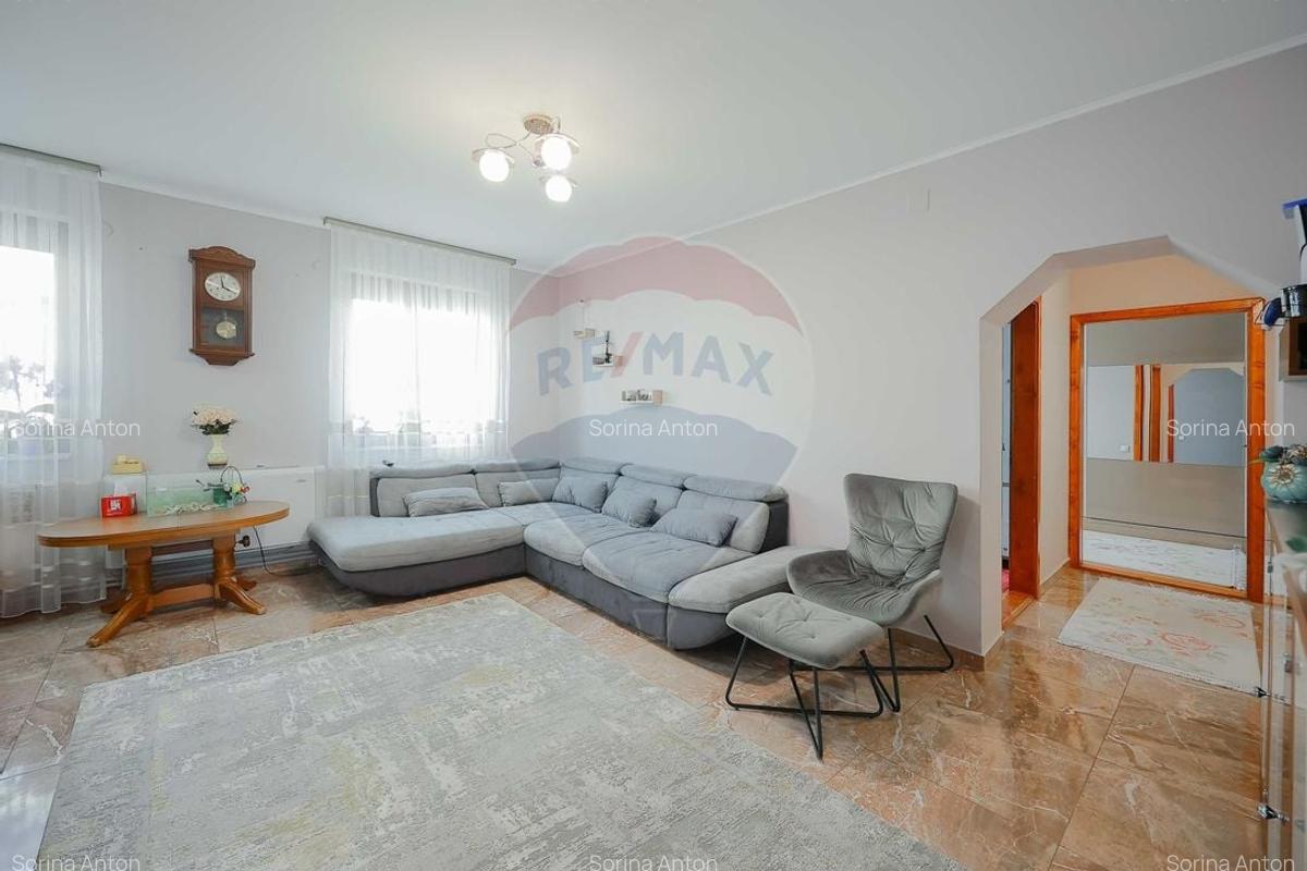Apartament cu 4 camere decomandat, mobilat în Central - 2