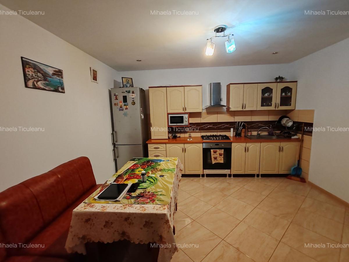 Casă cu 4 camere în Central - 4