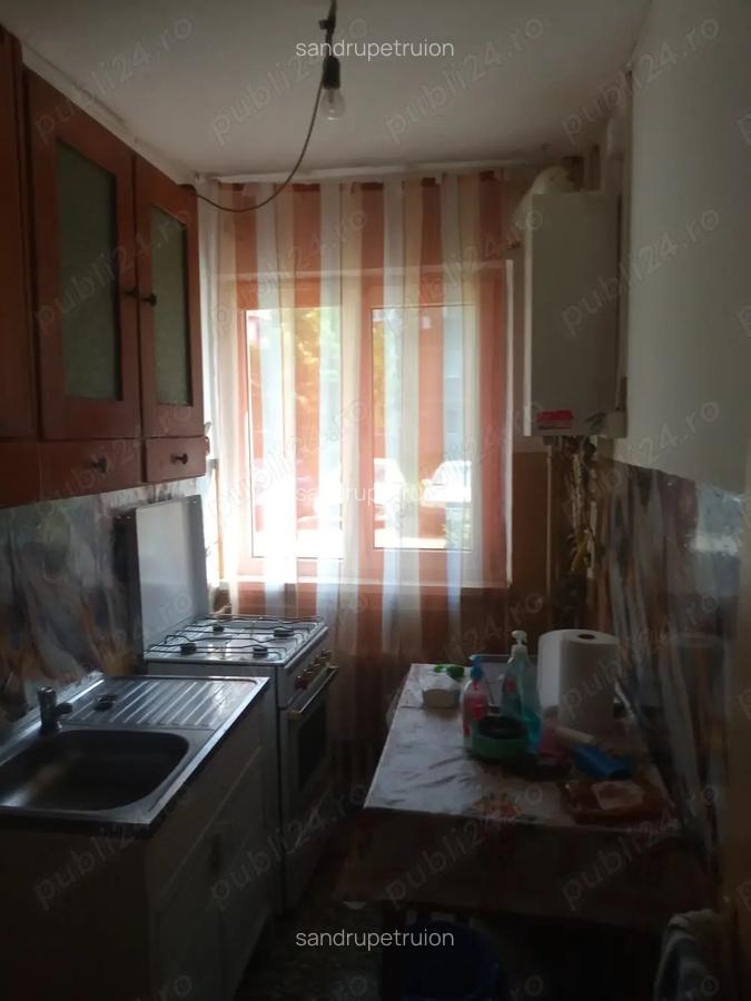 Inchiriez apartament 2 camere - 5