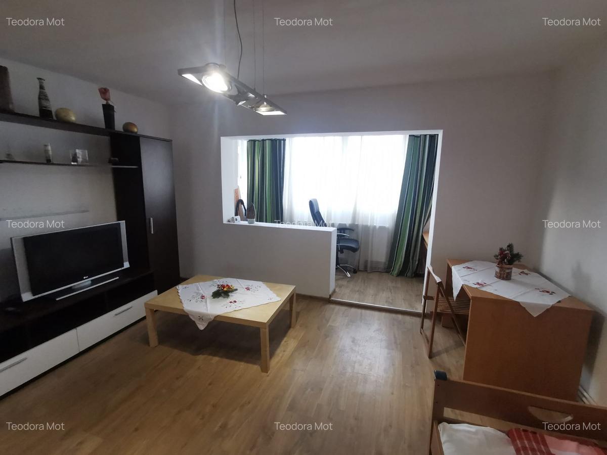 Apartament cu 4 camere decomandat în Dâmbovița - 7