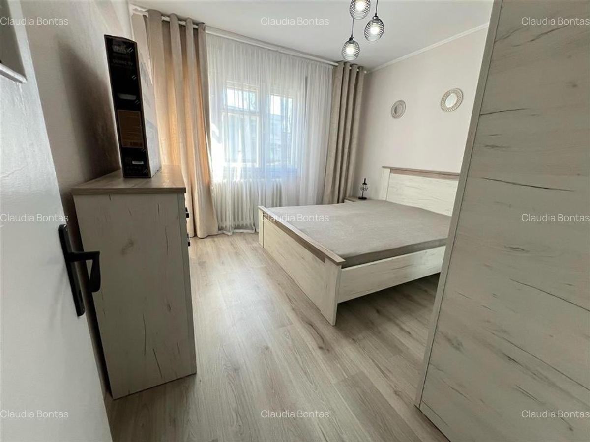 Apartament cu 3 camere semidecomandat în Podu Roș - 9