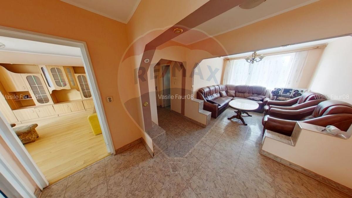 Apartament cu 4 camere de vanzare in zona Vest - 6