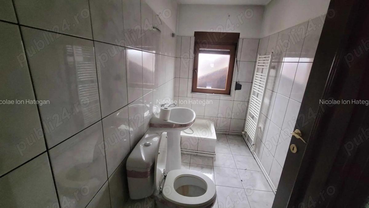 Imobil cu 3 case:C1 -3 nivele;C2-2nivele;C4-1 nivel;C3;C5;Piscina;Foisor - 12