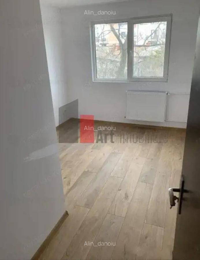 Apartament cu 3 camere de vanzare in zona Chibrit/1 Mai/Calea Grivitei - 5