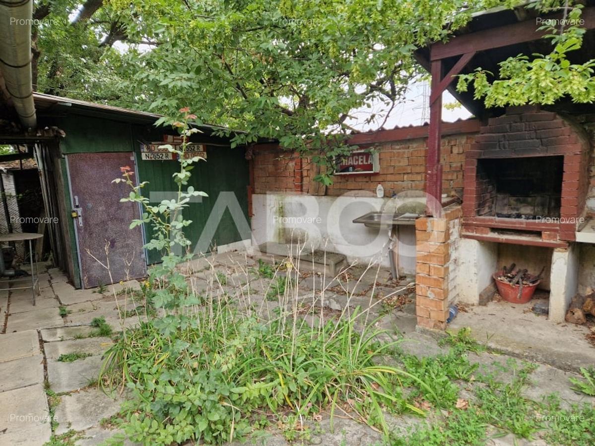 Teren intravilan imprejmuit 1915 mp  PUZ aprobat utilitati in Tocile - 2