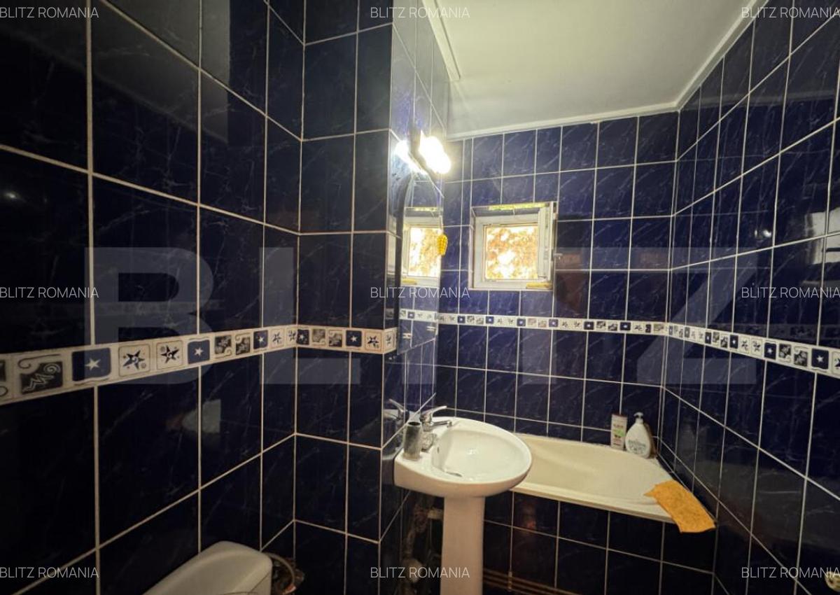 Apartament de vanzare, cu 2 camere decomandat, 50 mp, zona T - 7