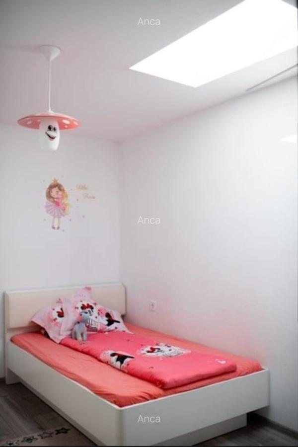 Casa pretabil doua famili - 5