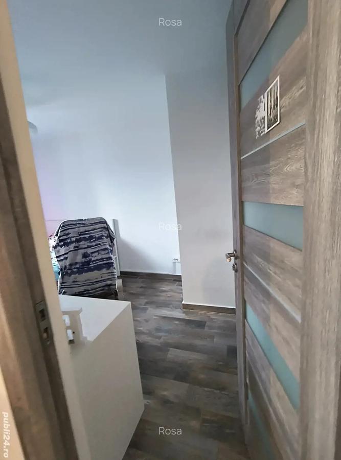 Proprietar Vand Apartament 4 camere, 65 m, balcon, renovat, mobilat, Bulevardul 1 Decembrie 1918 - 2 Proprietar Vand Apartament 4 camere, 65 m, balcon, renovat, mobilat, Bulevardul 1 Decembrie 1918 - 2