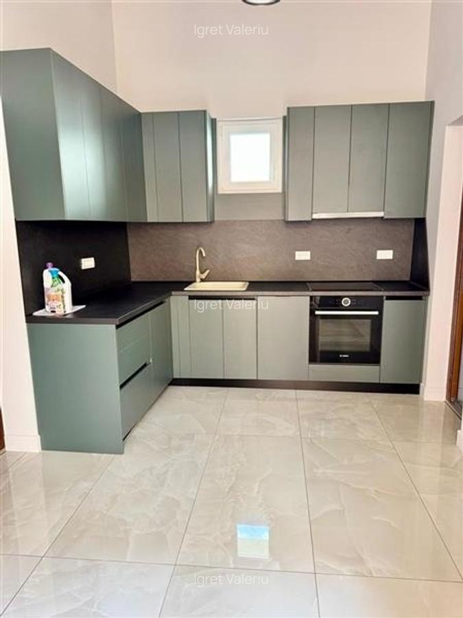 INCHIRIEM Apartament lux  ,ultracentral - 1