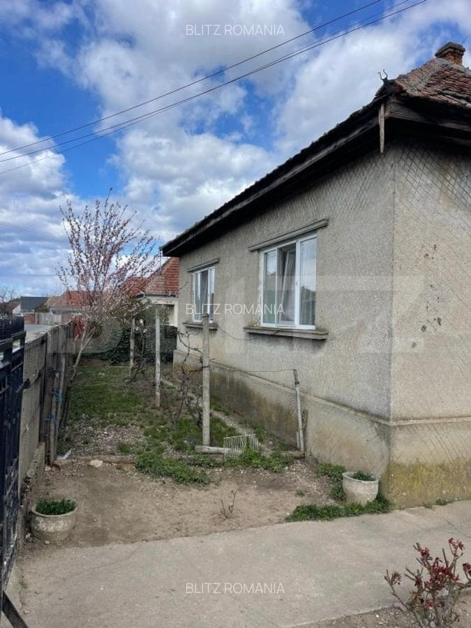 Casa cu 2 camere, 91 mp, teren 3.400 mp, zona comuna Apa - 12