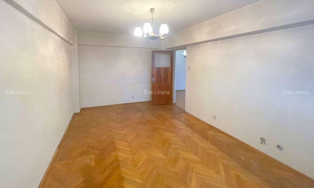 De vanzare - Apartament 3 camere   -R-uri -  Mazepa 1 - 2