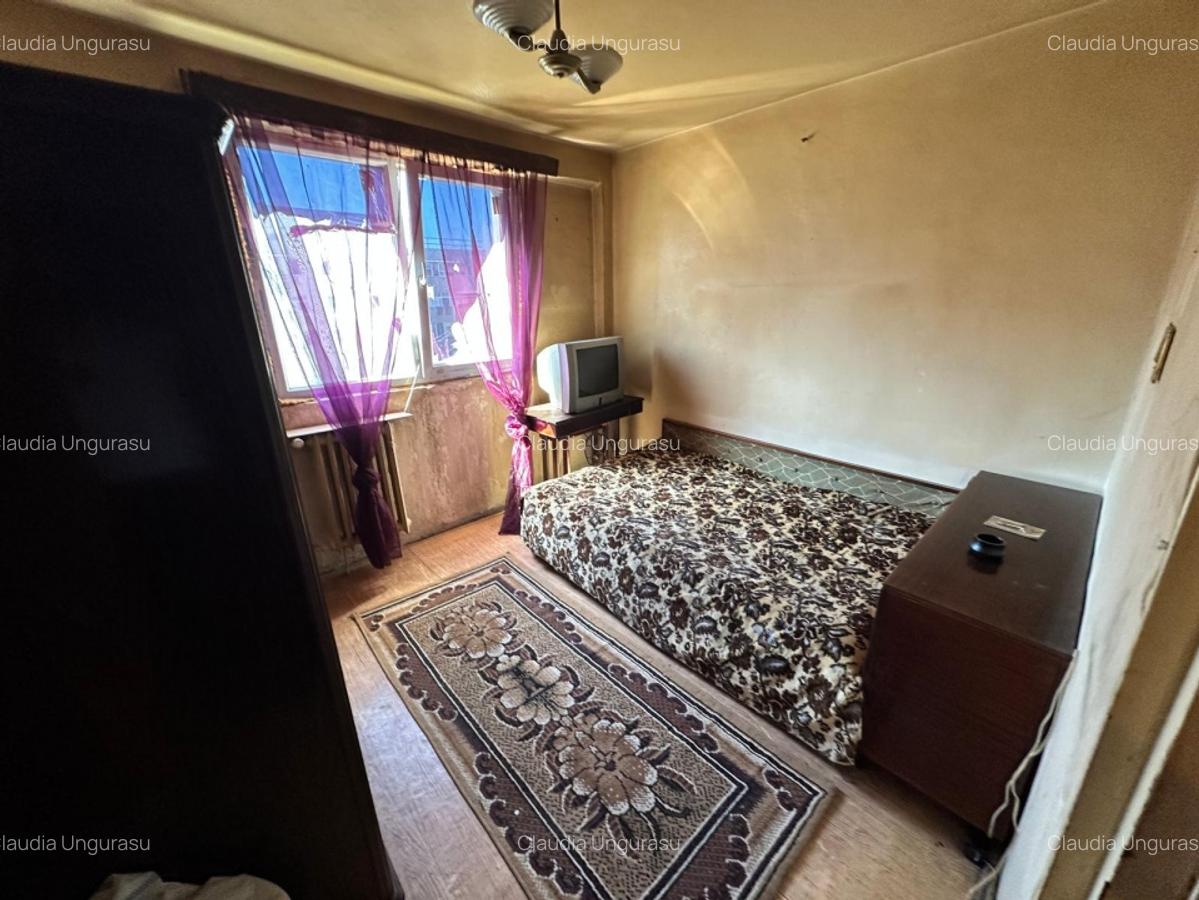 Apartament 2 camere, decomandat, bloc reabilitat - etaj 9/10 - 2