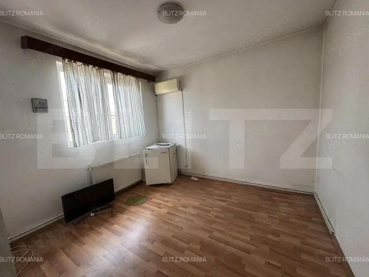 Apartament cu 2 camere, decomandat, zona 8 Mai - 4