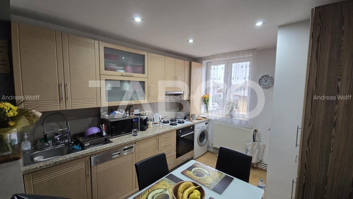 Apartament de vanzare 64mp 3 camere etaj intermediar balcon Turnisor - 2