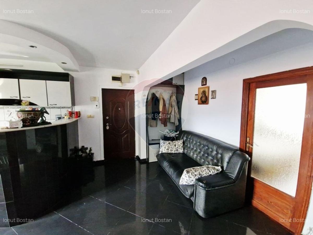 Apartament spatios cu balcon - P. Neamt - 12