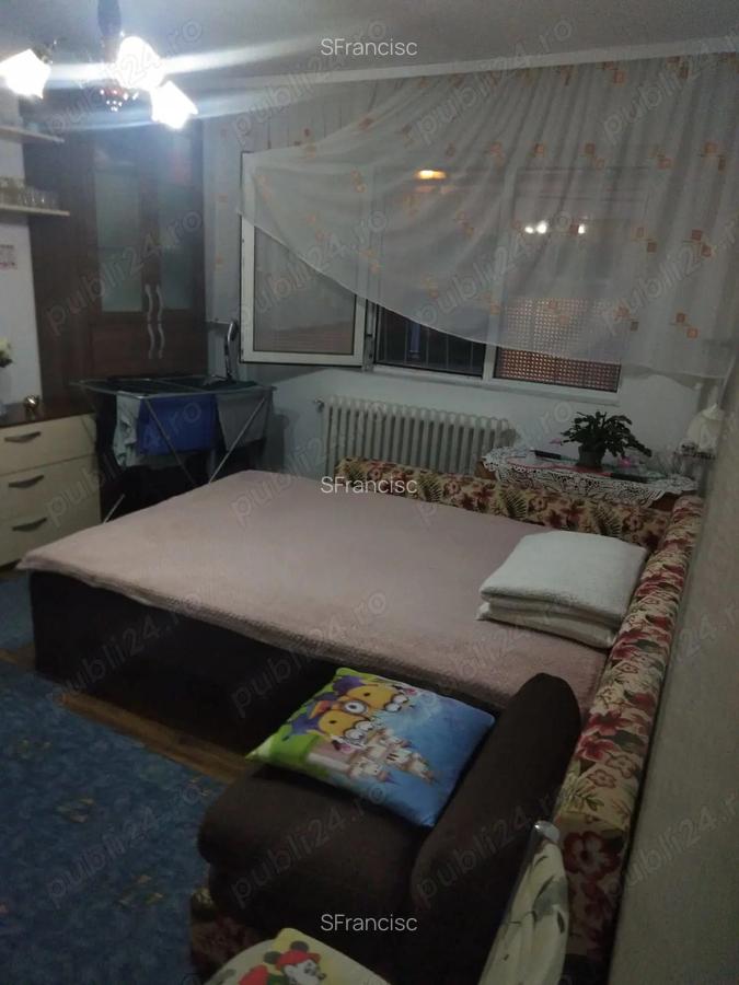 Inchiriez apartament o camera in Buziasului - 2