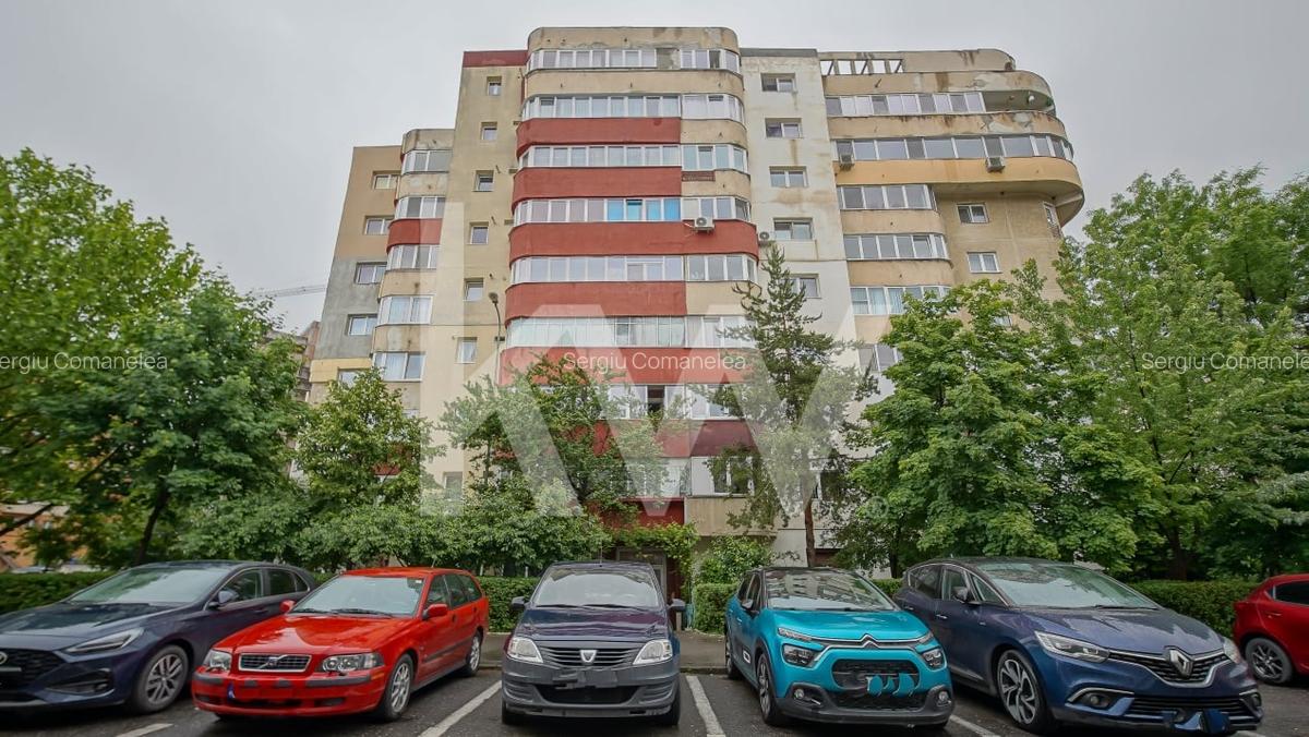 Vanzare apartament cu 3 camere, decomandat, 2 bai - Racadau - 1