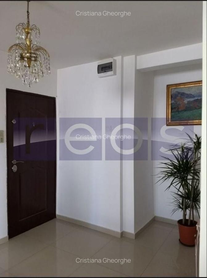 Apartament cu 4 camere decomandat în Dristor - 4