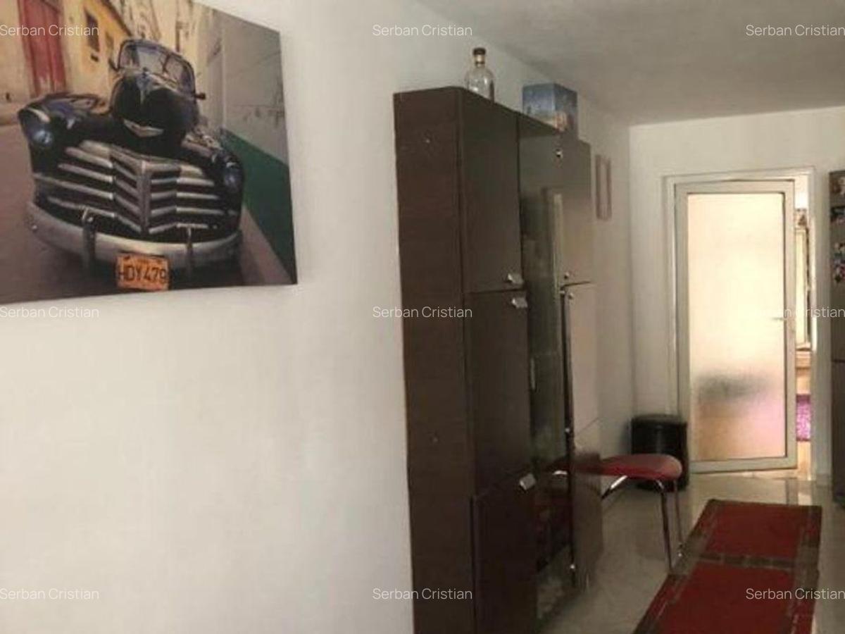 Afumati vila 8 camere , teren 1300 mp , piscina - 14