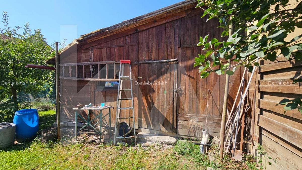 Casa individuala compusa din doua apartamente, cu teren liber de 540 mp - 19
