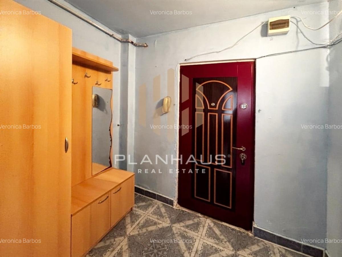 Garsoniera - etaj 2, in apropiere de liceul C. D. Nenitescu - 4