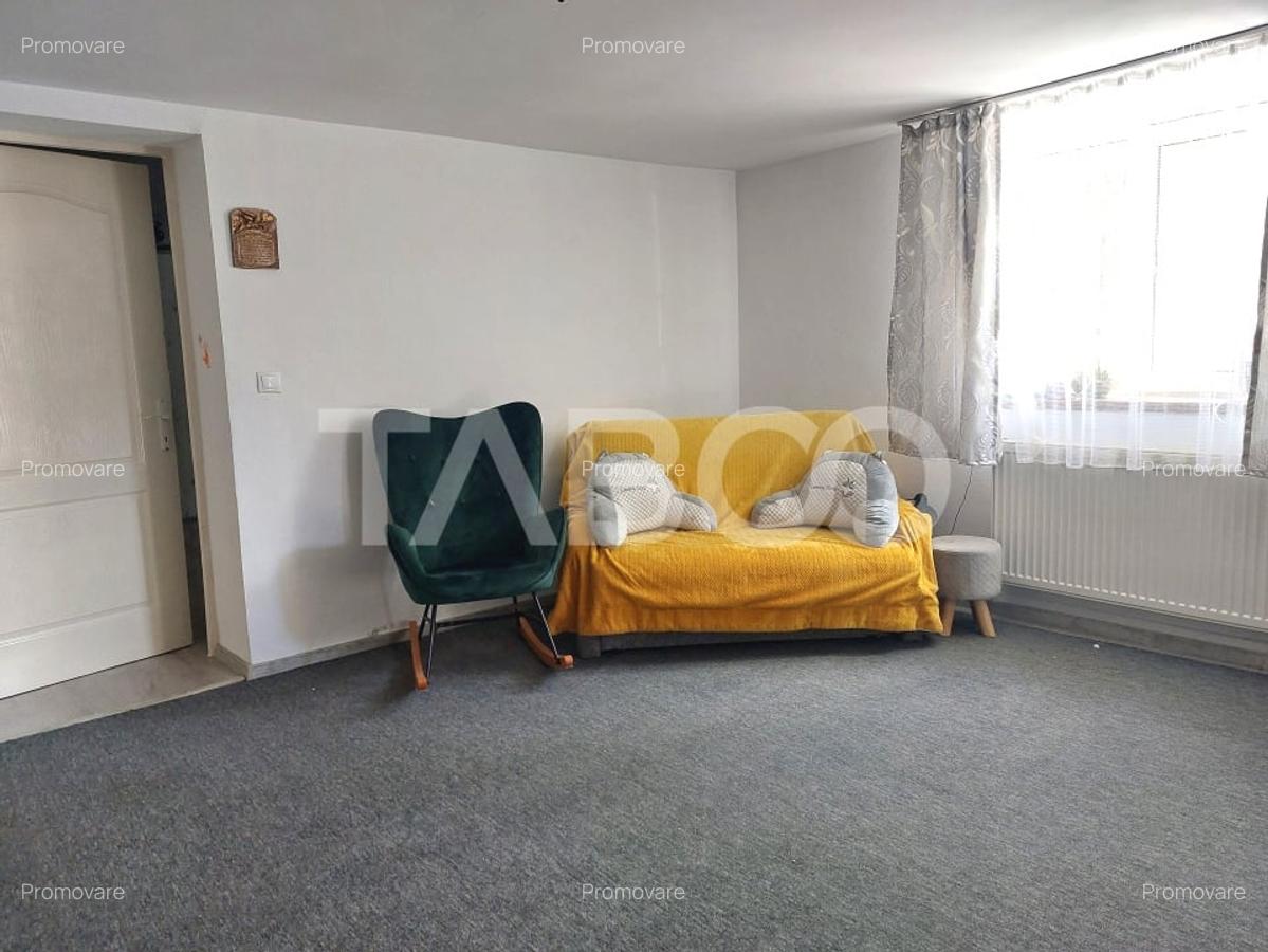 Casa de vanzare 6 camere 260 mp gradina zona foarte linistita Cisnadie - 3